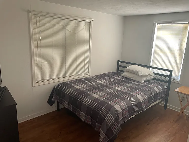1013 Gantt Ave — Photo 7
