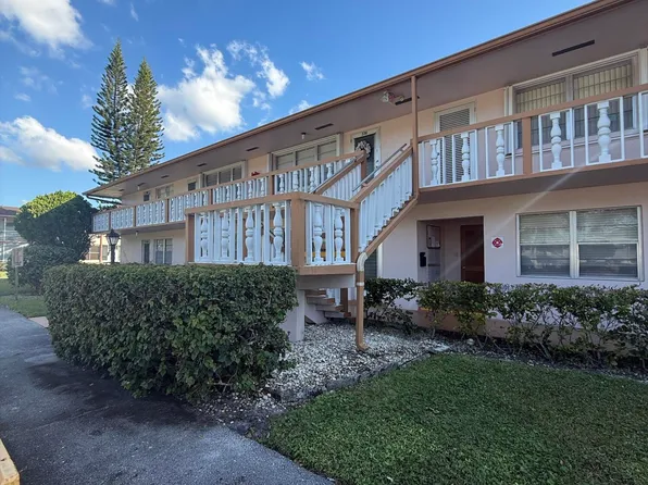 236 Kent N, West Palm Beach, FL 33417