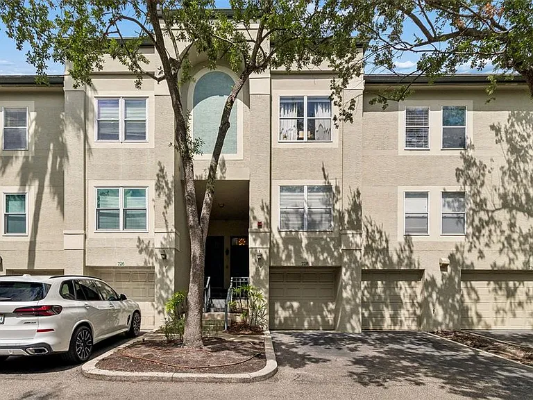 728 Coral Reef Dr #728 — Photo 1