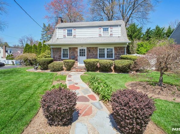119 W Hudson Ave, Englewood, NJ 07631