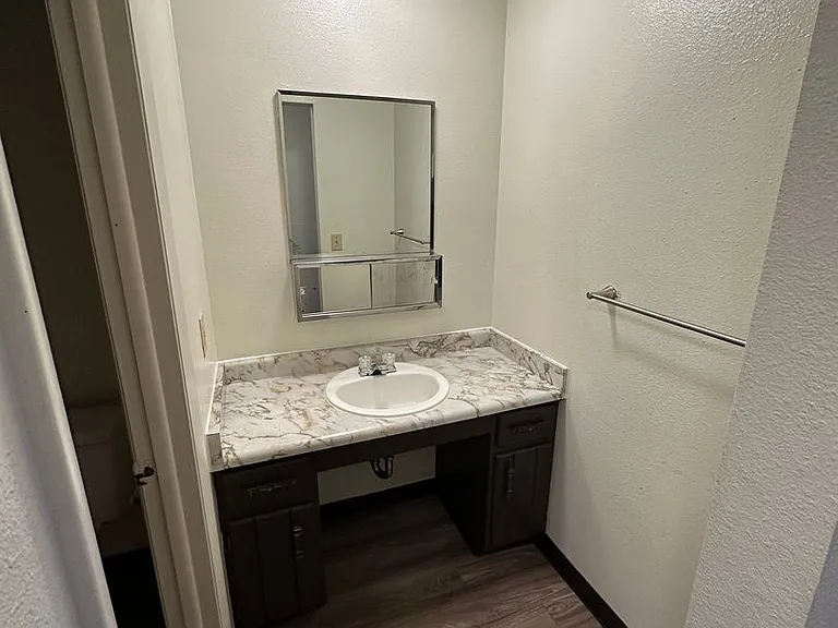BR2215 — Photo 17