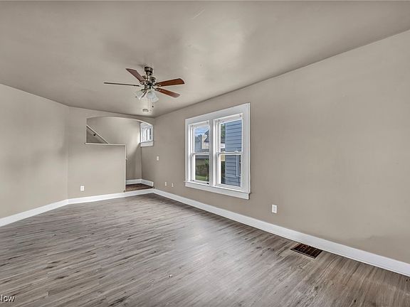 5th image of 4503 E 126th St