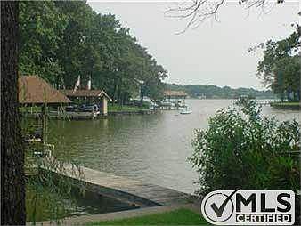 2nd image of 121 Los Peces St