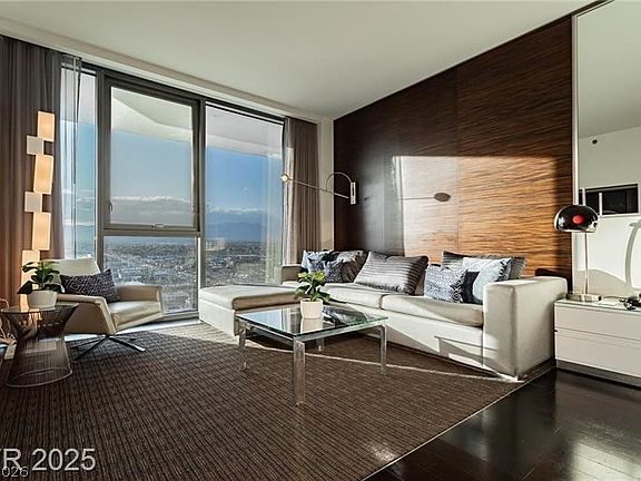 3rd image of 4381 W Flamingo Rd #1809