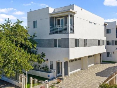 2614 Chariton St, Los Angeles, CA, 90034