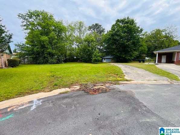 764 Belmont Cir #11, Bessemer, AL 35023