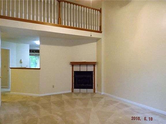 3rd image of 402 Lawnview Way