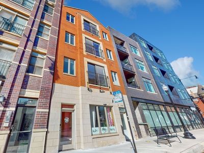 1408 W Belmont Ave, Chicago, IL, 60657