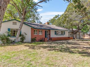 205 W Travis St, Fredericksburg, TX 78624