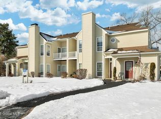 711 Ridge Cir, Troy, NY 12182