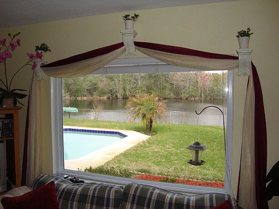 Picture Window/Family Room