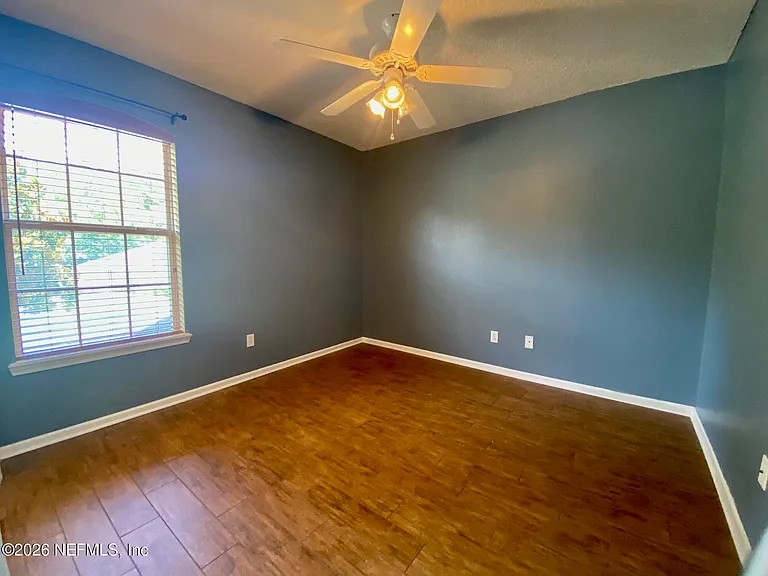1530 Vineland Cir #B — Photo 27