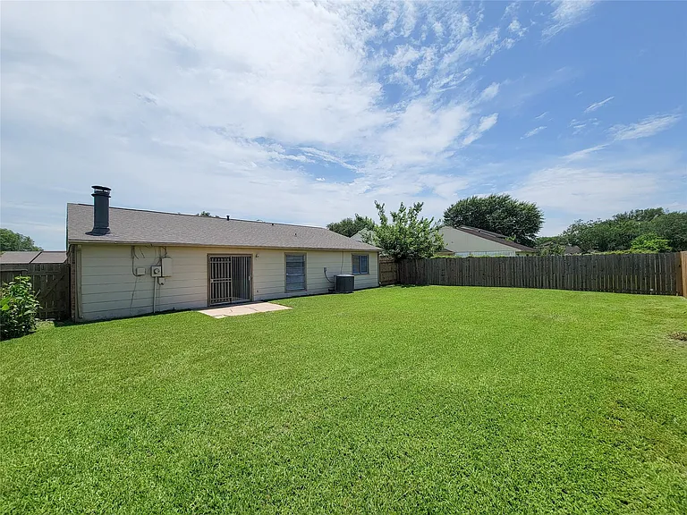 8530 Quail Burg Ln — Photo 34