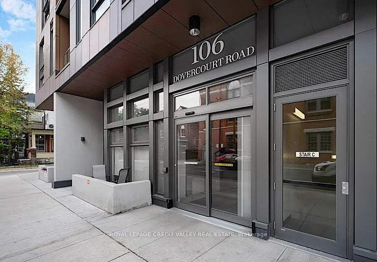 106 Dovercourt Rd #611 — Photo 1