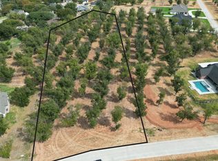 930 E Landings Dr, Granbury, TX 76049