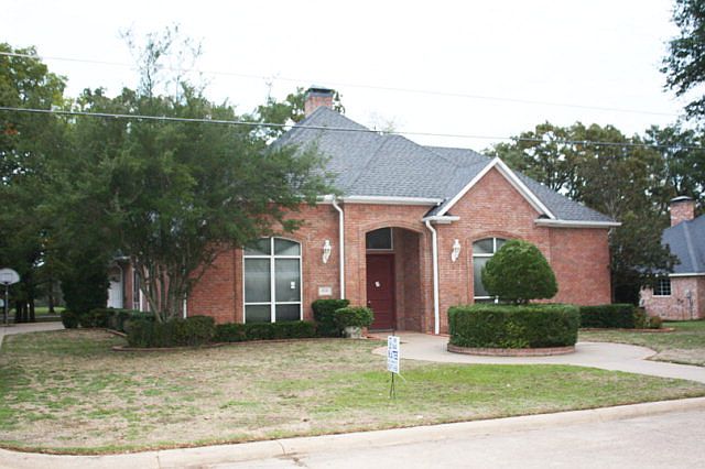 1st image of 808 Glen Ln