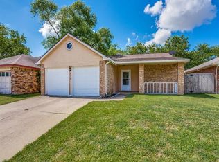 410 Valley Spring Dr, Arlington, TX 76018