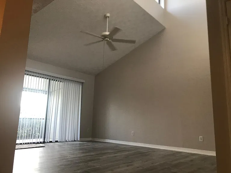 1580 SW Crossing Cir — Photo 6