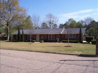 205 Shadowood Dr, Dothan, AL 36301