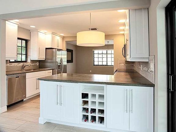 8320 102 St - Photo 4