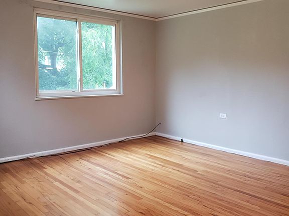 3rd image of 31 Flanders Ln #31