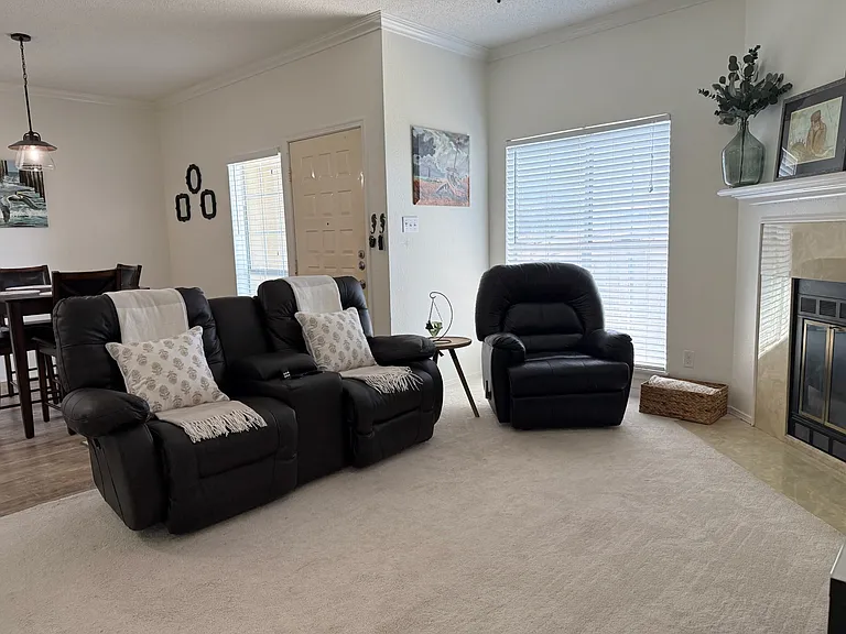 921 Marine Dr — Photo 8