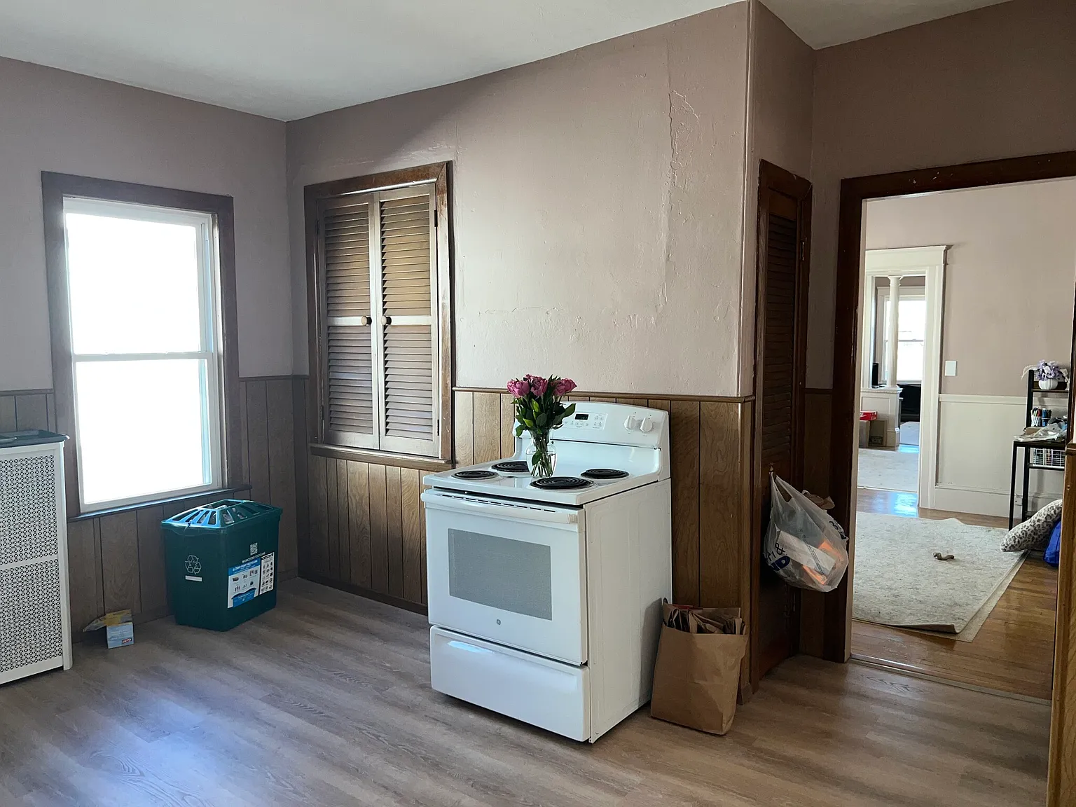 3 bed, 1.0 bath, $2,100 — Photo 2
