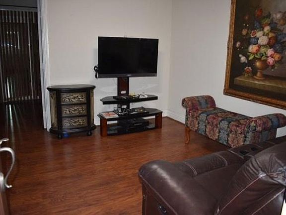 4th image of 312 J Ave Unit 42