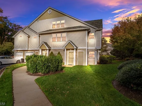 25 Mayer Dr, Clifton City, NJ 07012