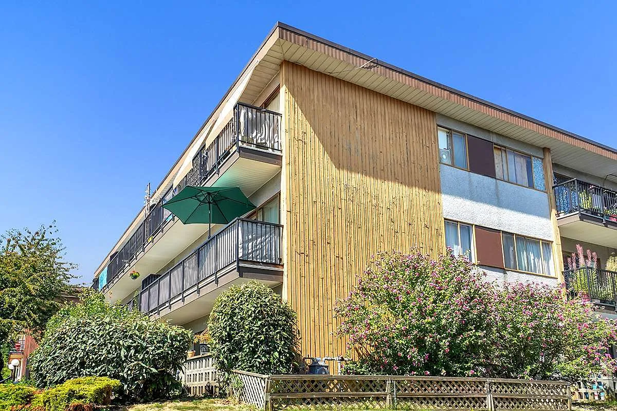 The Somerset Apartments — Photo 4