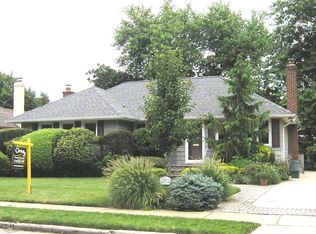 2953 Kinloch Rd, Wantagh, NY 11793