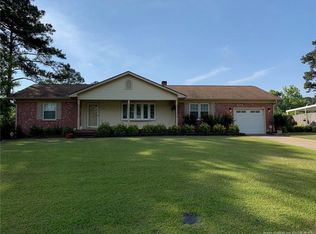 7107 Enfield Dr, Fayetteville, NC 28303