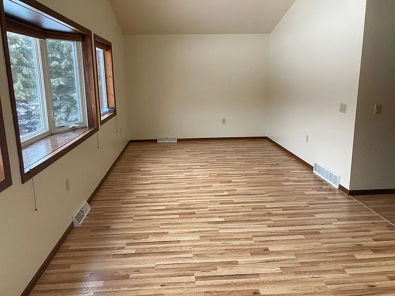 4866-68 Hilltop Rd — Photo 10