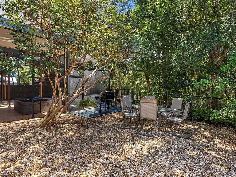 2250 SE Country Club Ln — Photo 33