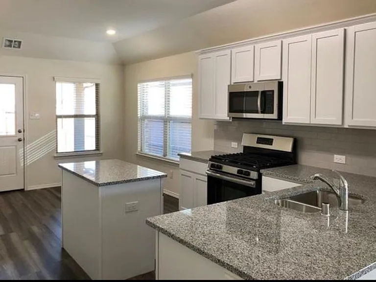 4002 Bighorn Dr — Photo 9