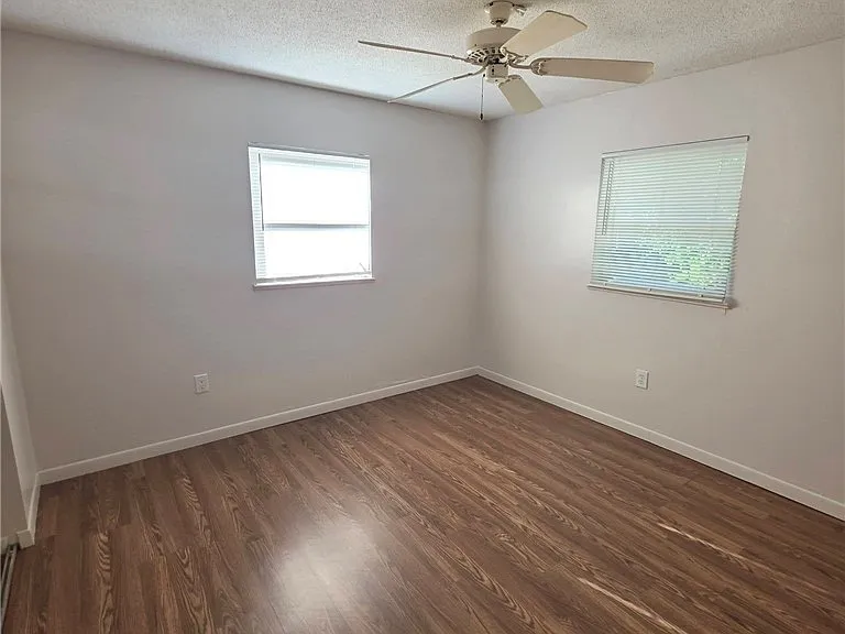 221 Harmony Ln — Photo 5