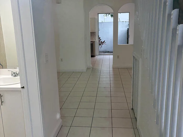 5600 NW 107th Ave #1413 — Photo 3