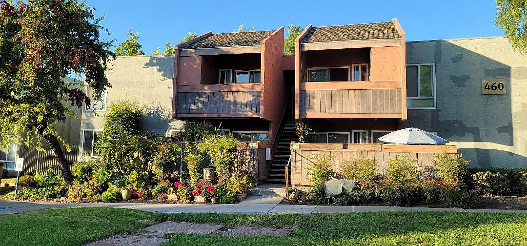 2 bed, 1.5 bath, 842 sqft, $3,000 — Photo 1