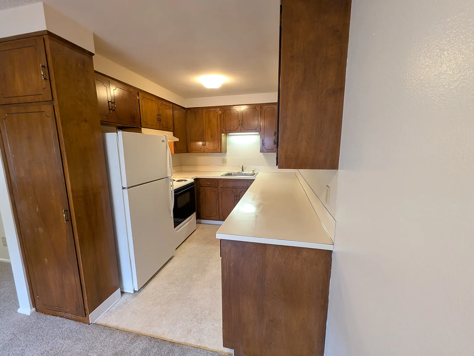 2 bed, 1.5 bath, 1000 sqft, $1,397 — Photo 3