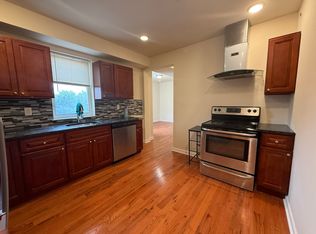 326 N 40th St APT 10, Philadelphia, PA 19104