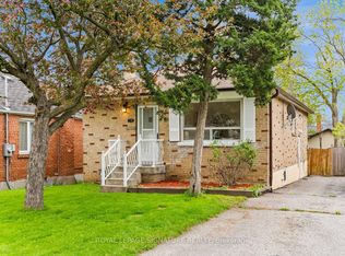55 Boem Ave, Toronto, ON M1R3T4