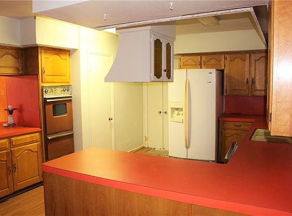 4th image of 1640 Glen Ave