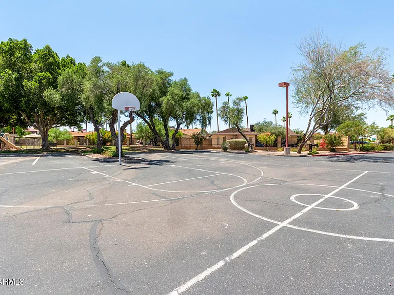 1347 W Lobo Ave — Photo 36