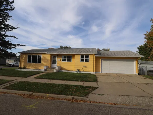 1920 W Central Ave, Minot, ND 58701