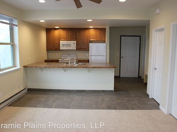 3rd image of 919 E Gibbon St APT 303