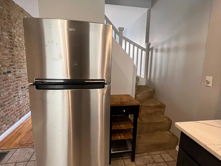 627 Harvey St — Photo 8