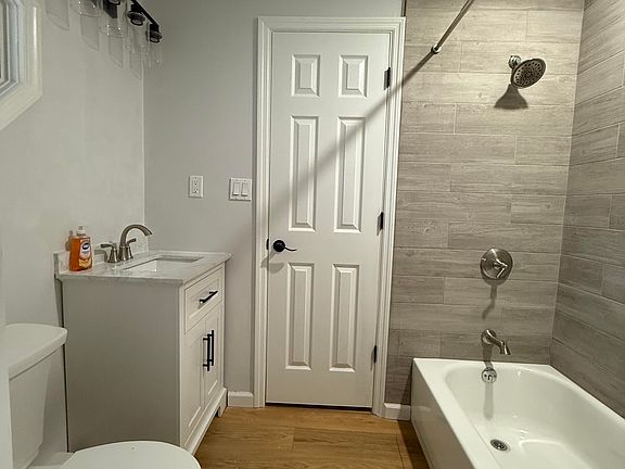 4th image of 110 Pear Tree Ct