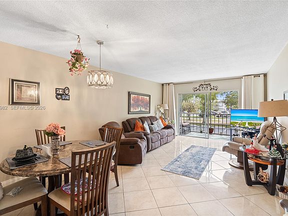 5th image of 1000 Hillcrest Ct APT 214