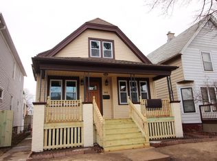 3013 S 8th St, Milwaukee, WI 53215