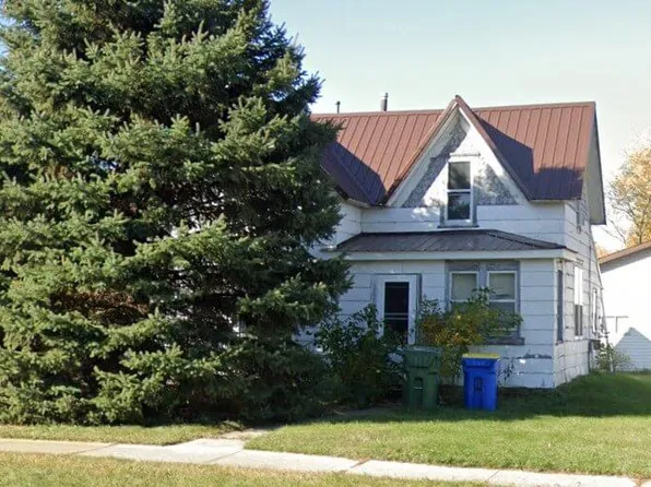 110 6th Ave S, Brookings, SD 57006